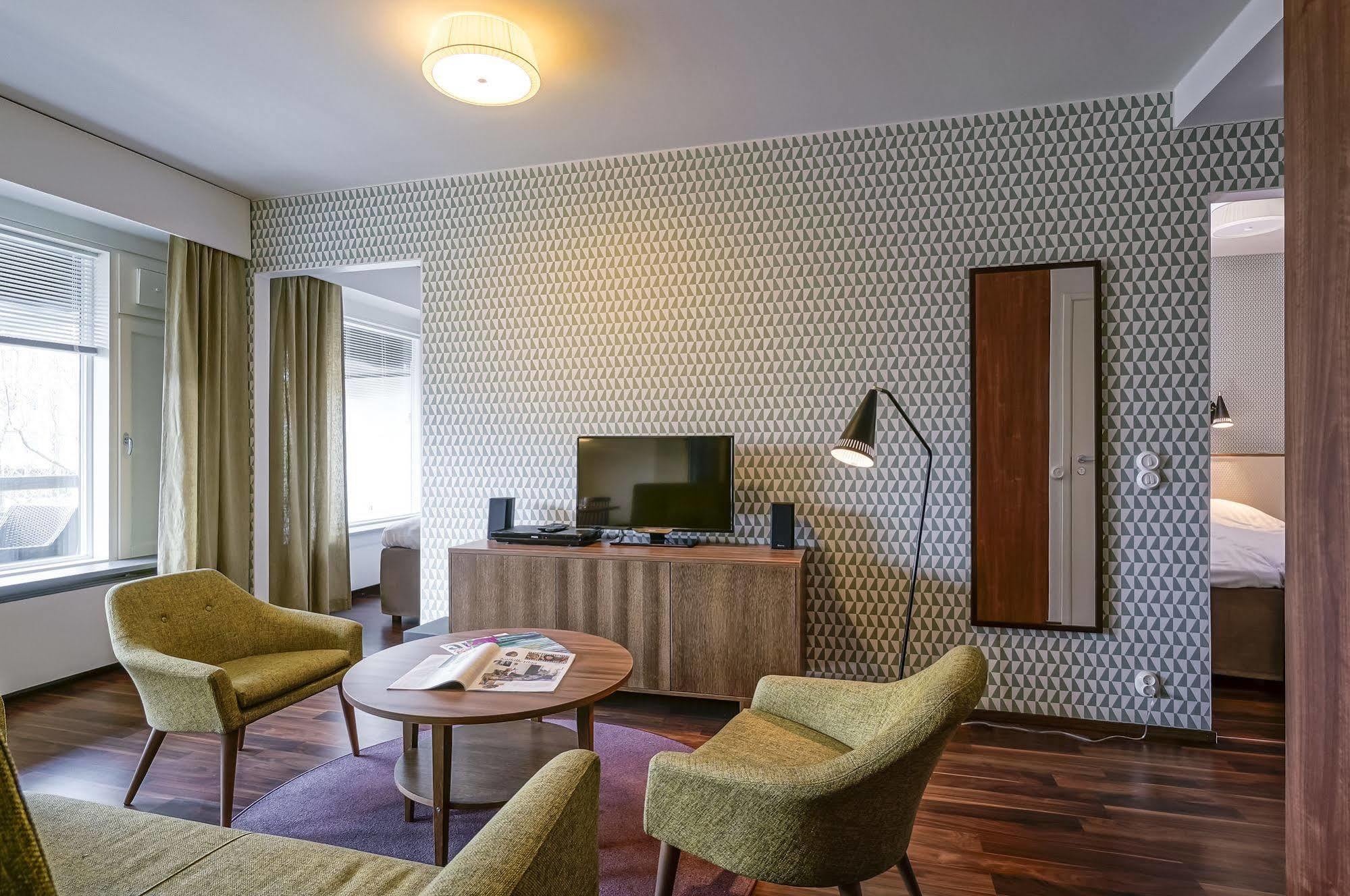 Forenom Serviced Apartments Espoo Tapiola المظهر الخارجي الصورة